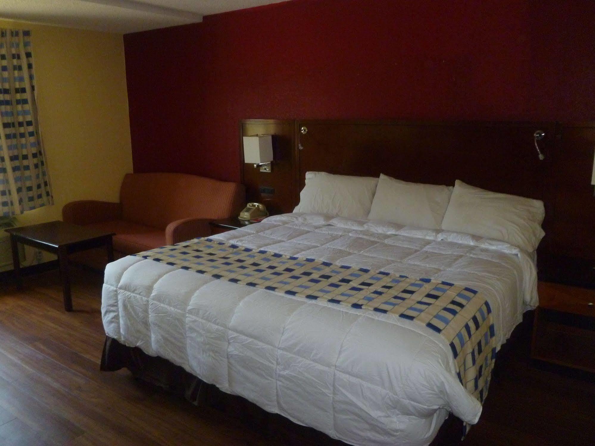 ทราเวลลอดจ์ บาย วินด์แฮม ฟอร์ซิท Hotel ฟอร์ไซธ์ ภายนอก รูปภาพ