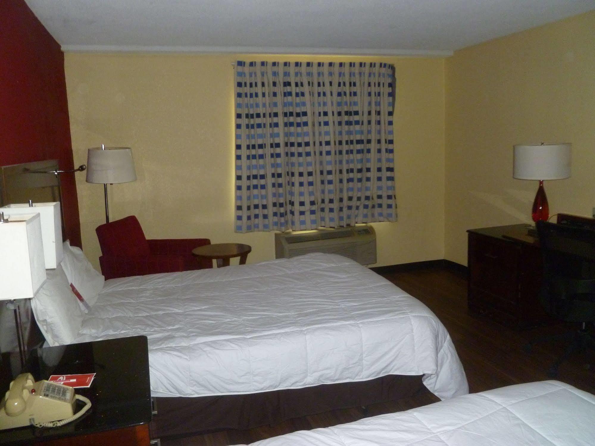 ทราเวลลอดจ์ บาย วินด์แฮม ฟอร์ซิท Hotel ฟอร์ไซธ์ ภายนอก รูปภาพ