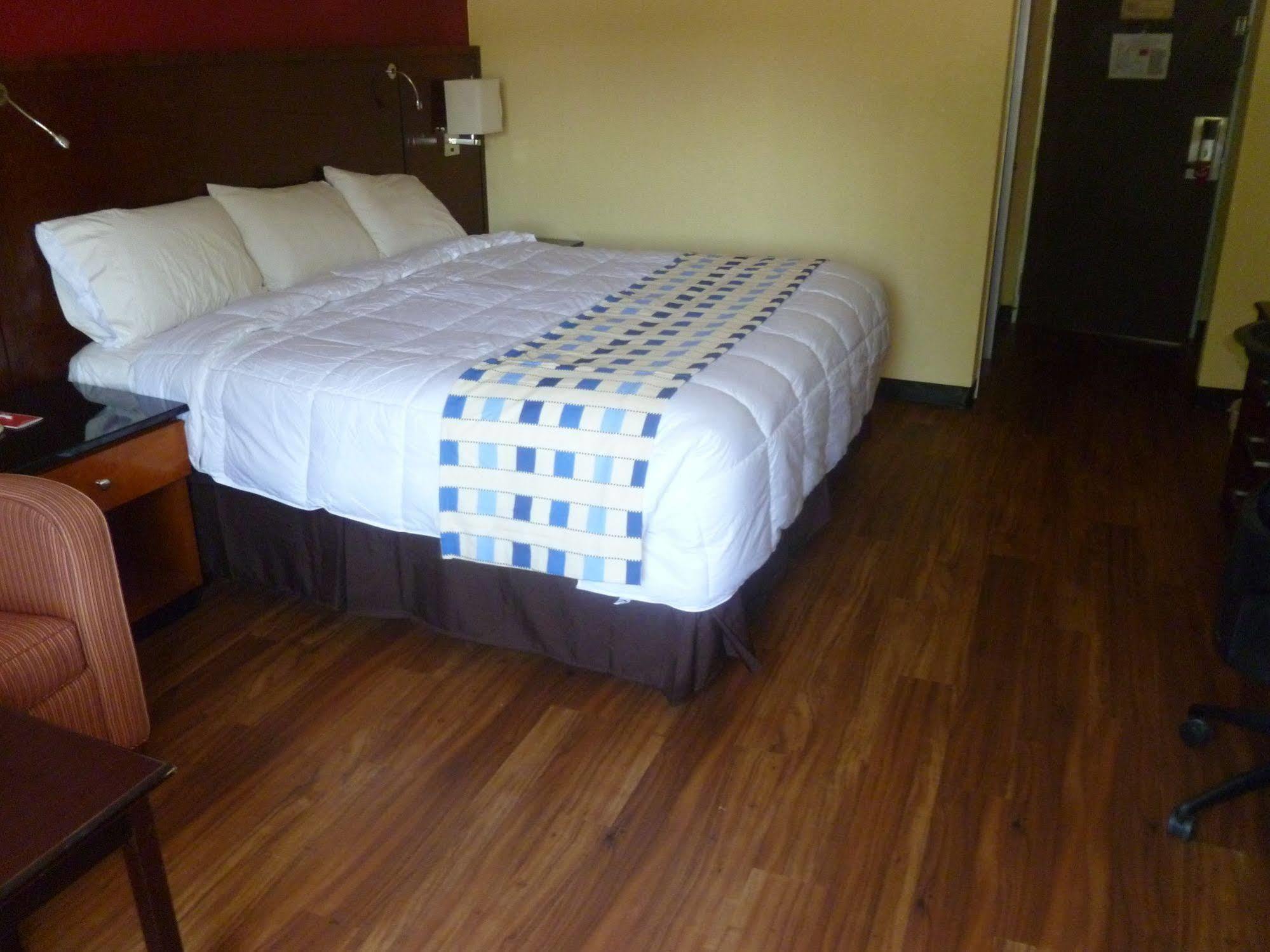 ทราเวลลอดจ์ บาย วินด์แฮม ฟอร์ซิท Hotel ฟอร์ไซธ์ ภายนอก รูปภาพ
